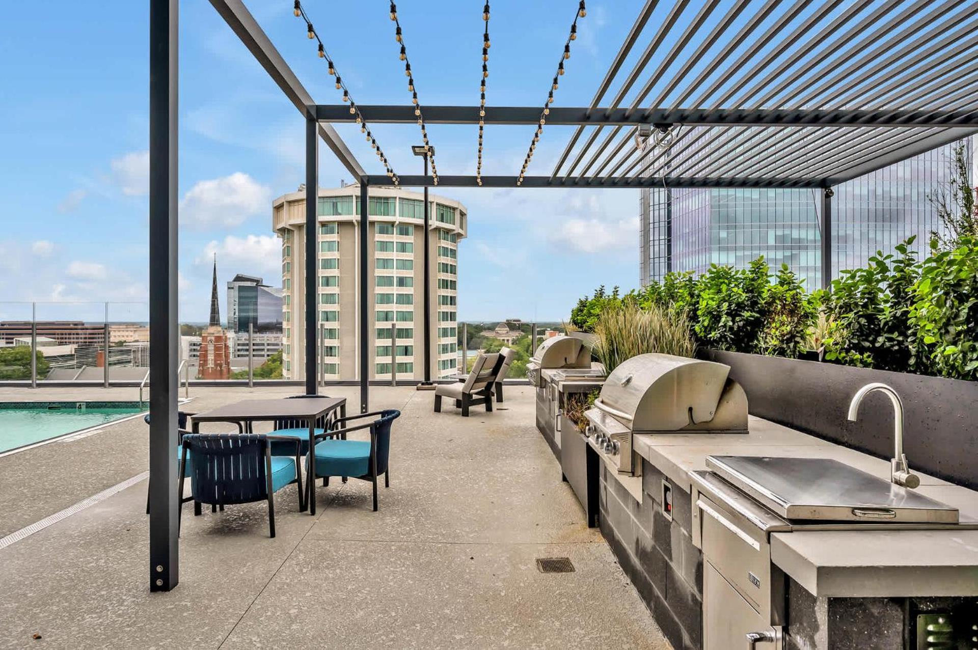 High-rise Free Parking & Sunset View 1 Apartment *
